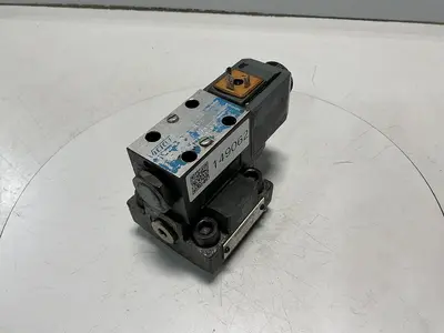 USED VICKERS DG4V-3-2AL-M-U-HL7-60