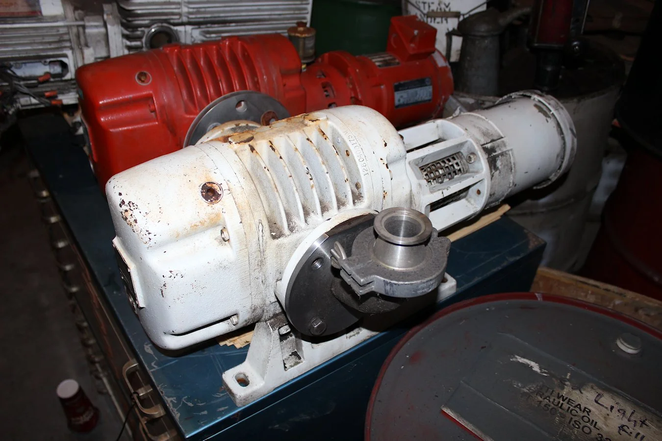USED LEYBOLD WA-250