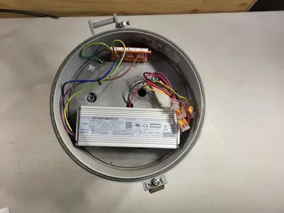 NEW CROUSE-HINDS VMVL-5-R3-UNV1