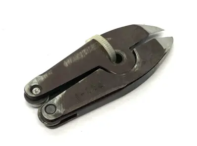 USED PLASTIC PROCESS EQUIPMENT AIR OPERATED PLASTIC GATE CUTTERS