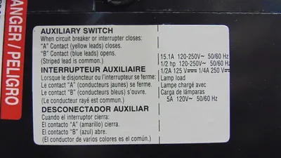 Square D PHF3616001386 Circuit Breaker 1600A 600VAC Auxiliary Gray Face Used