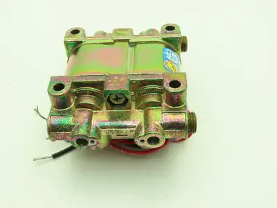 Honeywell Skinner V935LEP2150 Solenoid Valve 4-Way NO/NC 120V 150 PSI 1/4" NPT