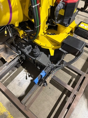Used 2016 FANUC R-2000IB/210F + R30IB Robots Michigan US | iGAM Industrial Marketplace #927888
