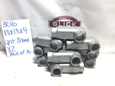 Crouse Hinds Type E30640 1-1/2LR Condulet 32.3 Cu In No Cover 1-1/2″ NPT (lot of 10)
