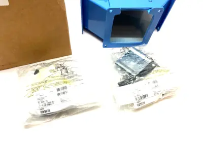 USED HOFFMAN NVENT LAY-IN TEE FITTING, TOP OPEN HINGED COVER