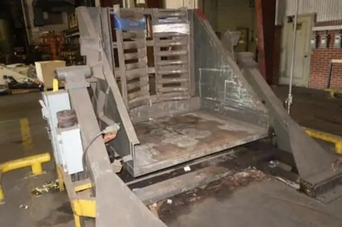 7500 Lb x 60 IN. X 60 IN. HYDRAULIC COIL UP-ENDER