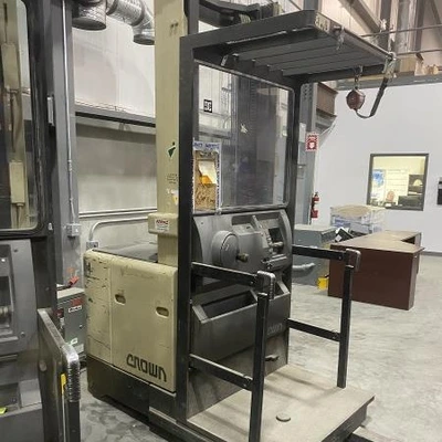 Used 2000 CROWN SP3000 Narrow Aisle Forklifts Alberta CA | Leavitt Machinery #1443683