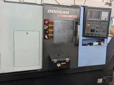2012 DOOSAN LYNX 220LC CNC Lathes | Toolquip, Inc. (2)