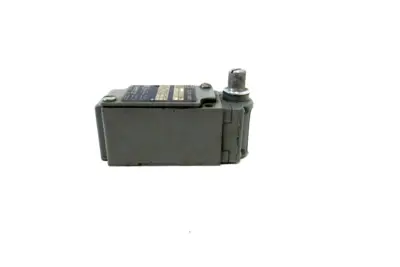 NEW SQUARE D 9007-B61C LIMIT SWITCH SER.B 9007B61C