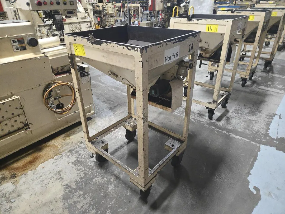 (1) Auger Hopper
