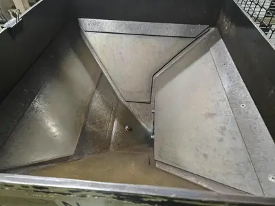 (1) Auger Hopper