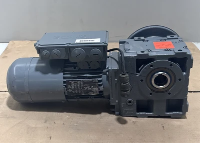 New | in-Stock LENZE GSS05-2M HAK 071C42 Motors (misc) Indiana US | J&J Industrial Supply #1418222