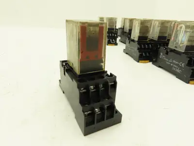 Omron MY4 PYF14A-E Relay Unit With Base 24VDC Coil Lot of 26