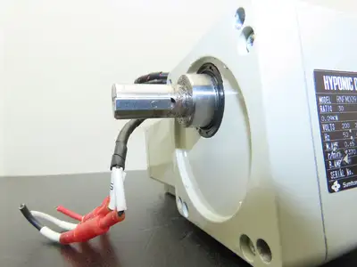 Sumitomo Hyponic Drive RNFM009-15R-30 Gearmotor 30:1 Ratio 56rpm 230V 3PH RH