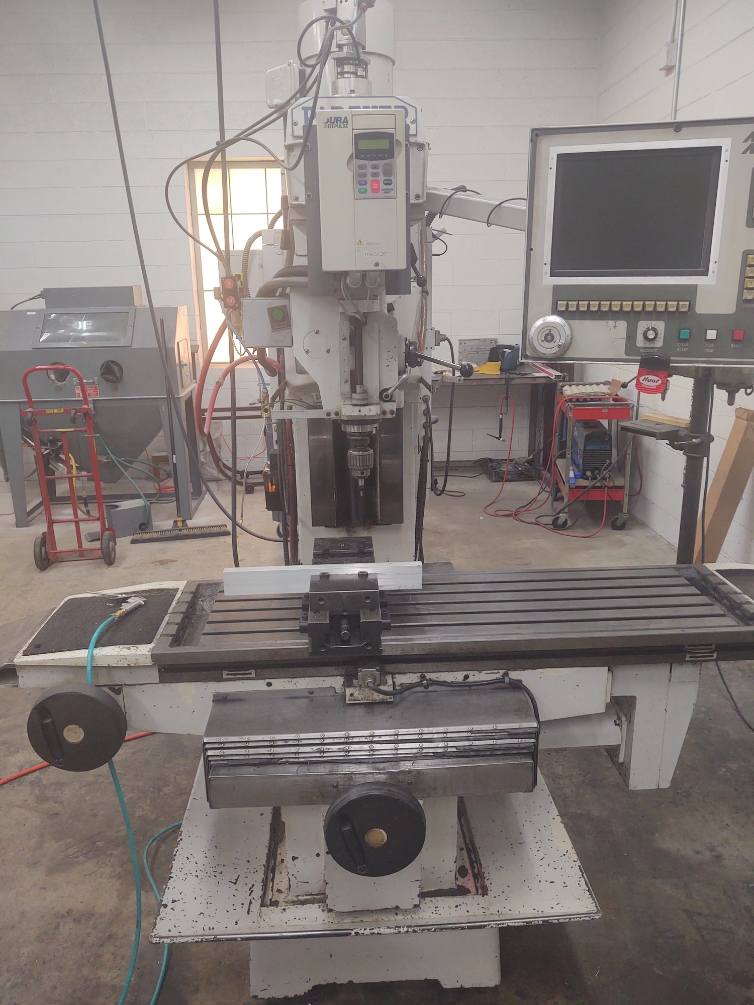 USED 1995 MILLTRONICS PARTNER MB20A