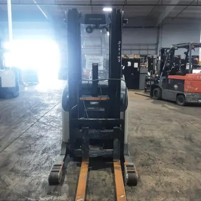 USED 2016 CROWN RR5725-45