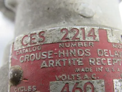 Crouse Hinds Co CES2214 Arktite Delayed Action Circuit Breaking Plug