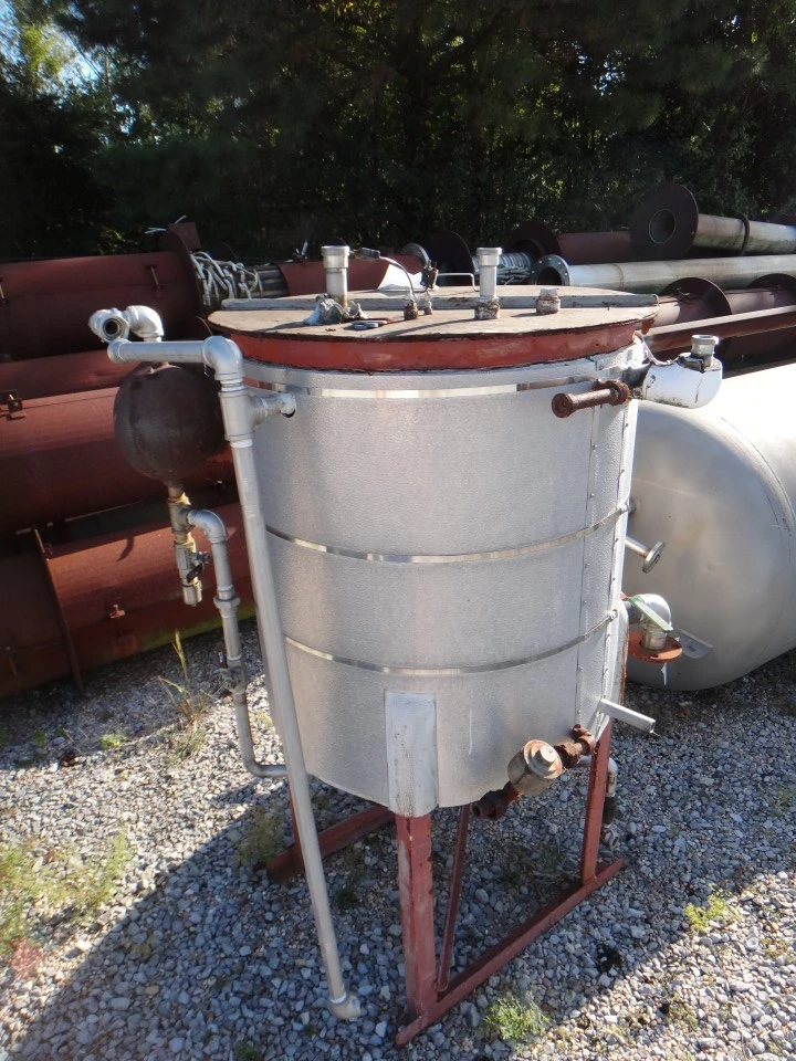117 Gallon 304 Stainless Vertical Tank