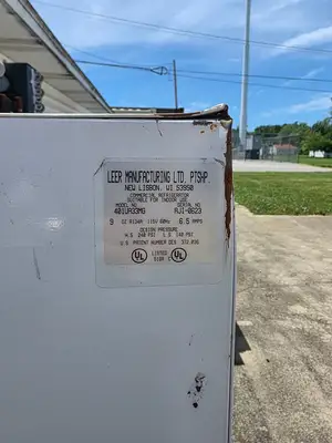 Used Leer Used Leer 401UA33MG Model 40 Glass Door Indoor Ice Merchandiser Freezer - 115V Display Freezers Illinois US | Falcon Restaurant Supply #1373678