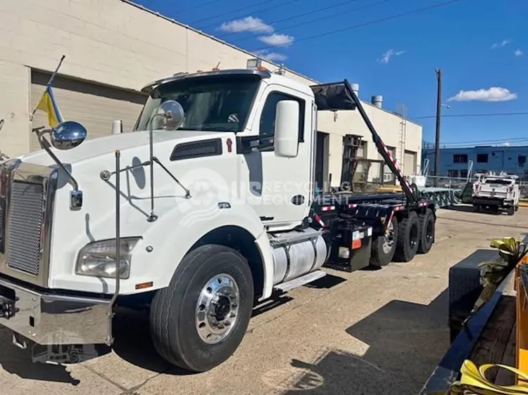 Used 2016 KENWORTH T880 ROLL OFF TRUCK Misc Trucks Kentucky US | US Recycling Equipment #1556629