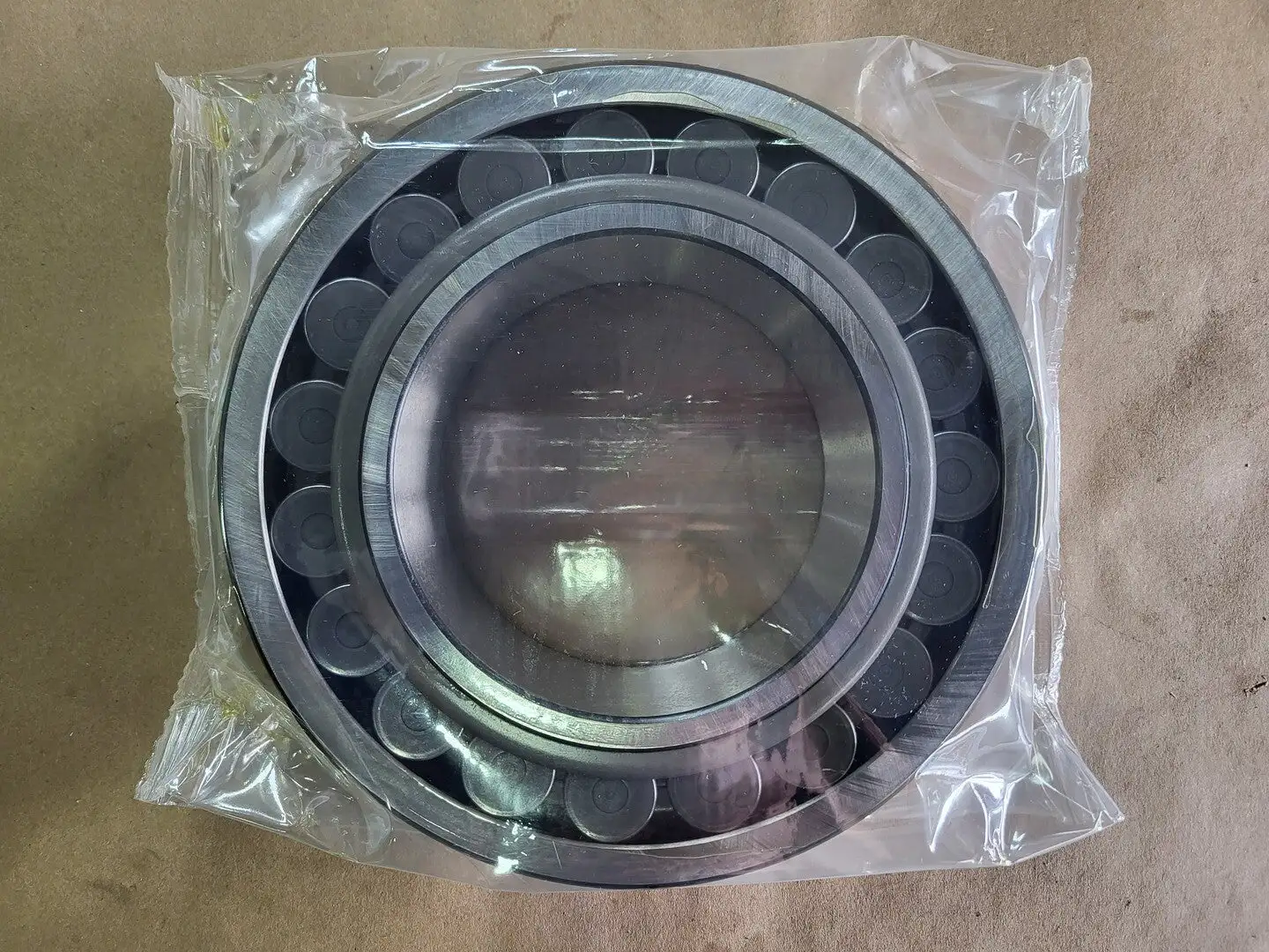 NEW SKF 22220 EK
