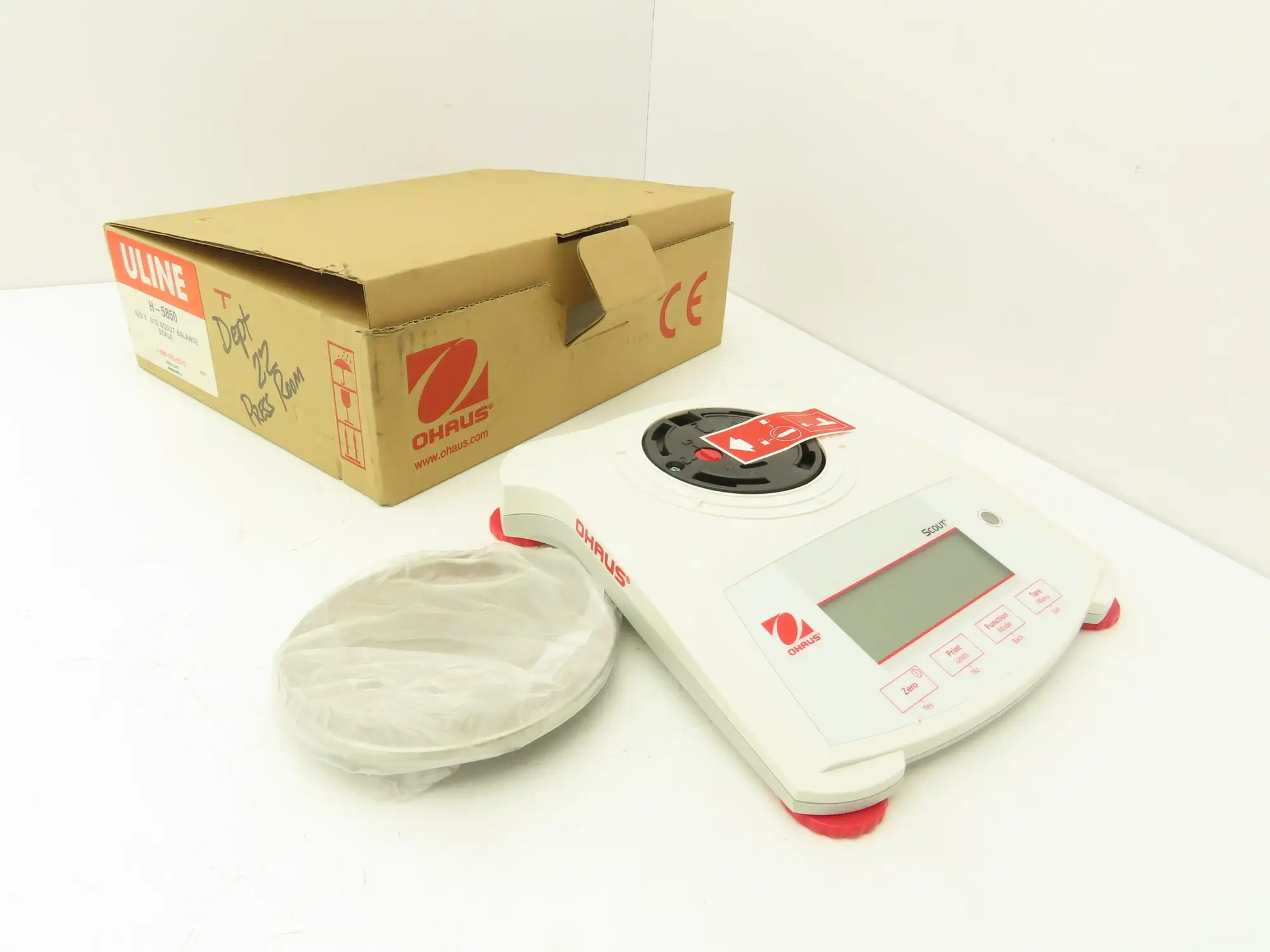 Ohaus Scout SPX622 Precision Analytical Balance Weigh Scale 620 Grams Portable