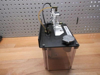 USED USED HAAS PARTS AND TOOLING HAAS 30-30533A  SPINDLE OIL TANK 1 PORT PUMP ASSY W/PROX