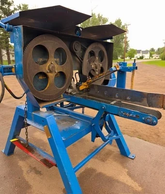 Used BAKER A Sawmill Bandsaws Minnesota US | L & L Sales #930143