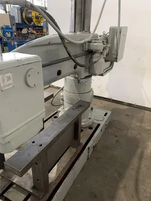 4' X 11" CARLTON 1A RADIAL ARM DRILL. STOCK # 0850023.