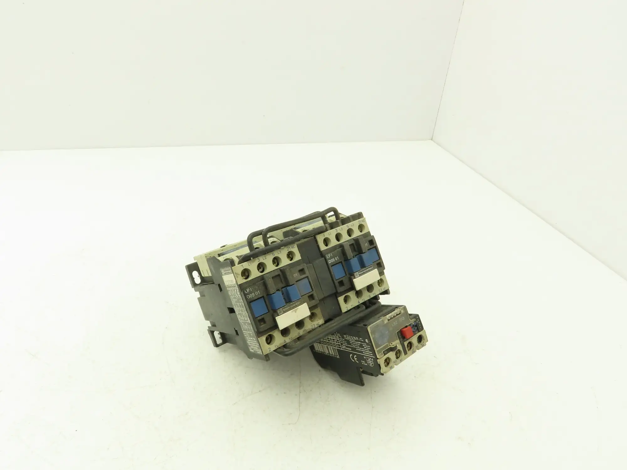 Telemecanique LP2D0901 Reversing Contactor With Overload 3 Ph 7.5Hp 20A 600V