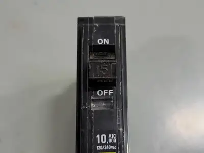 15 Amp, 1 Pole, 120/240 volts Circuit Breaker