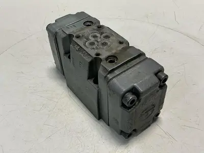 USED REXROTH 4WEH10E20/6AG24N9ETK4/B10V