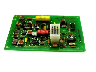 USED LINCOLN ELECTRIC L10068-1 CONTROL BOARD L100681