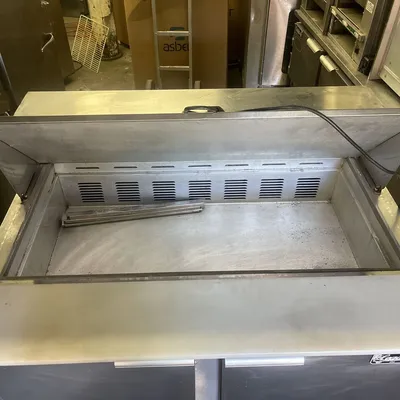 174-0208 Leader NSFM48 48" Self Contained Mega Top Sandwich Prep Cooler
