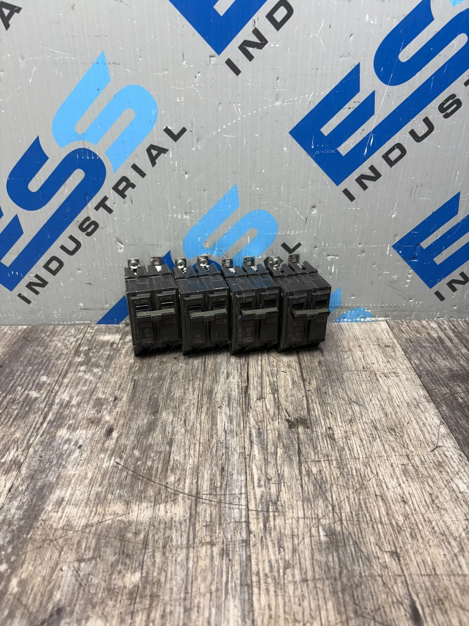 Used GENERAL ELECTRIC THHQB225 Circuit Breakers South Carolina US | ESS Industrial Equipment Sales #1251369