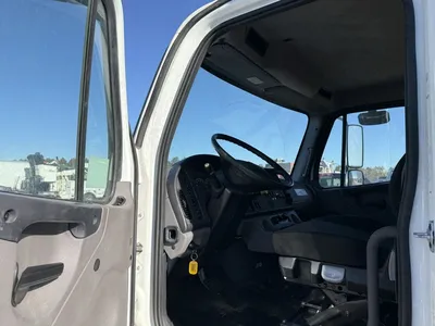 Used 2024 FREIGHTLINER BUSINESS CLASS Box trucks Minnesota US | Carco Truck & Equipment #1514184