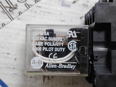 NEW ALLEN BRADLEY 700-HC24A1