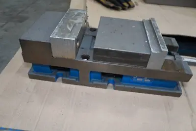 *4* Kurt Machine Vises