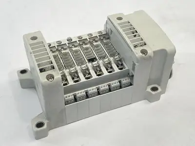 VV5QC11-06N3FD0-S | SMC  Base Mounted Manifold Plug-In - For parts or not working