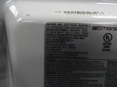 Used Emerson Used Emerson 700 Watt 0.7 Cubic Feet Microwave Oven MW7300W 120V Ovens Illinois US | Falcon Restaurant Supply #1376550