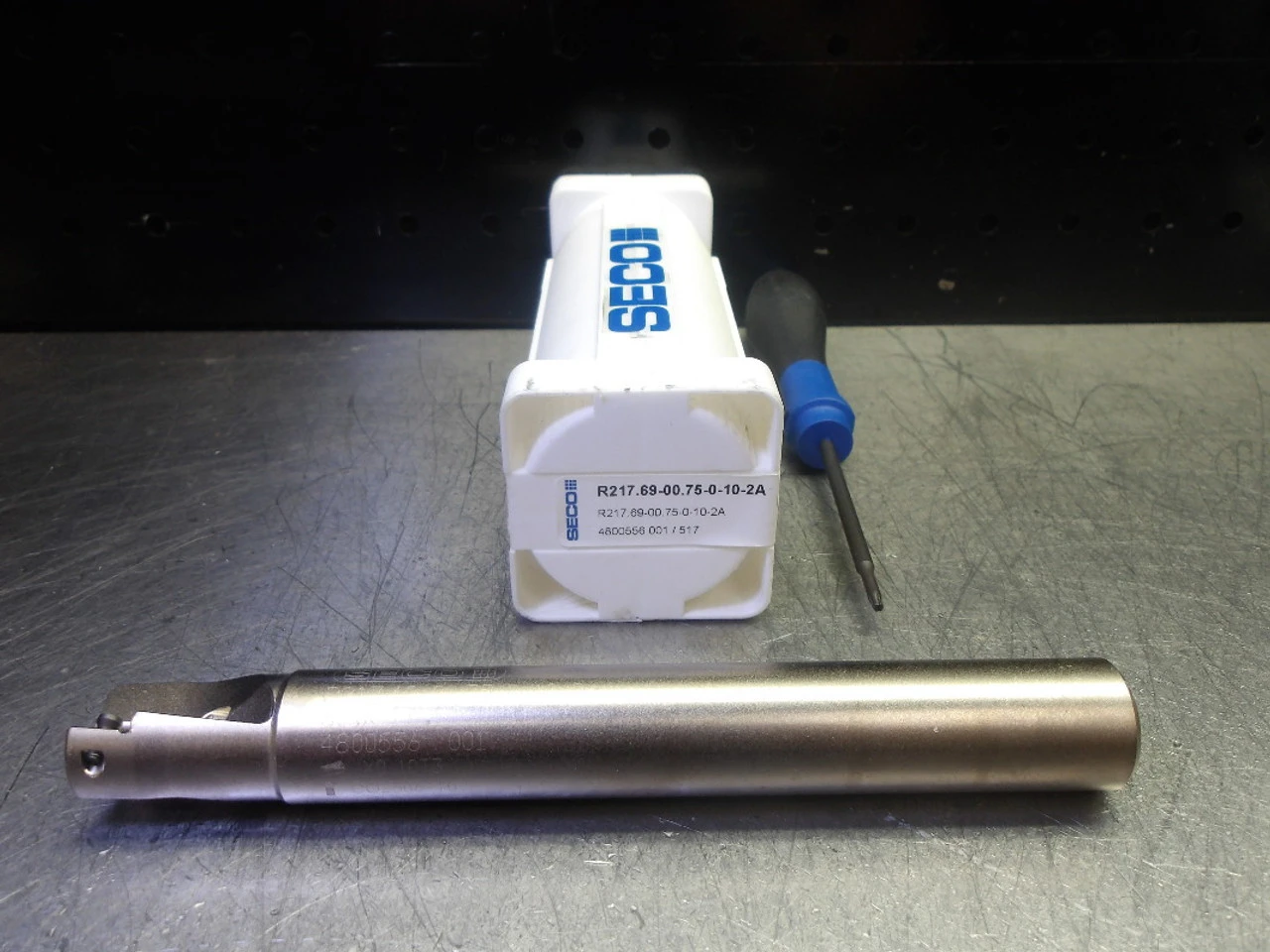 SECO 3/4" 2 Flute Coolant Thru Indexable Endmill R217.69-00.75-0-10-2A (LOC860)