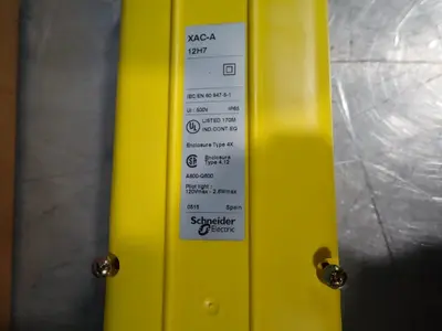 USED SCHNEIDER ELECTRIC XACA12H7