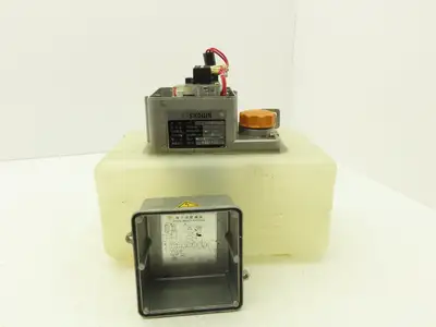 Showa LCB 4 Lubrication Oil Pump Machine Oiler 6L Tank 0.1 L/Min 200V