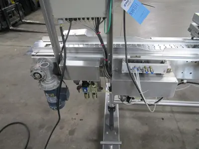 Conveyor with Wirecut