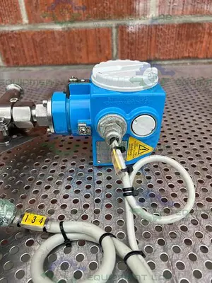 USED ENDRESS + HAUSER PMC631 PRESSURE TRANSMITTER W/ AMERSHAM CONDUCTIVITY SENSOR