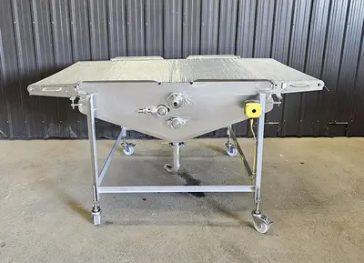 Used Belt Conveyor, 39’’ Wide X 70’’ Long, With Spray Bar Applicator