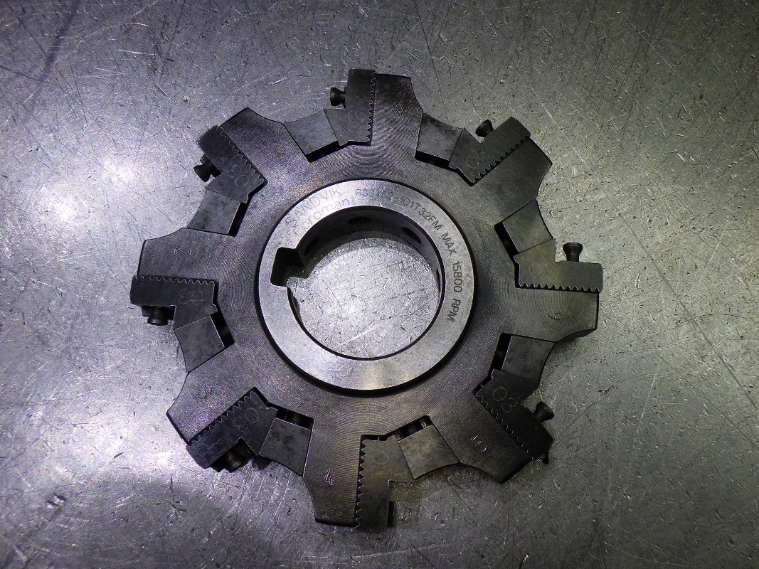 Sandvik 4" (12-15mm) Indexable Slot Mill 1.25" Arbor N331.32-101T32FM (LOC637)