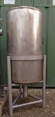 200 L S/S Enclosed Tank, Vertical