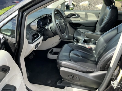 Used 2024 CHRYSLER PACIFICA HYBRID Vans Michigan US | Miedema Asset Management Group #1461350