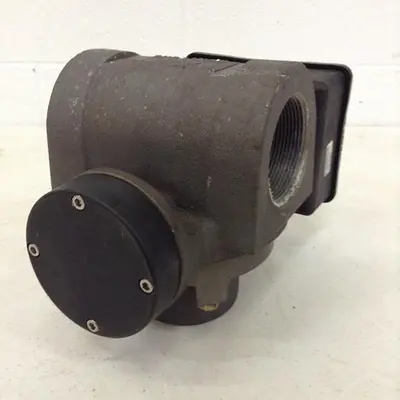 USED UNIVERSAL FLOW MONITORS MN-ESF400SM-16-70P1.0T100-A0NL